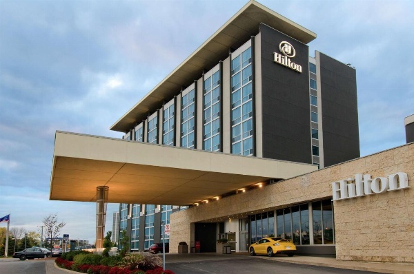 Hilton Toronto Airport Hotel - Suites image 2